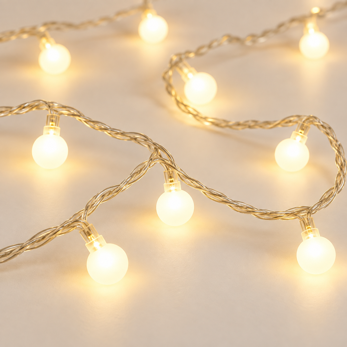 Varmvit LED-ljusslinga med 20 bollar – bild 3